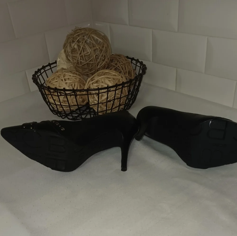 BCBG Black Pointed Toe Heels with Silver buckle and embellishments. Size 8B - Picture 7 of 8